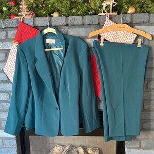 Le Suit Elegant Teal Ensemble